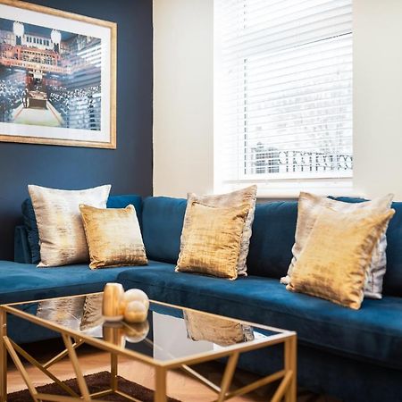 London'S Modern Nuance Apartment - Battersea Eksteriør billede