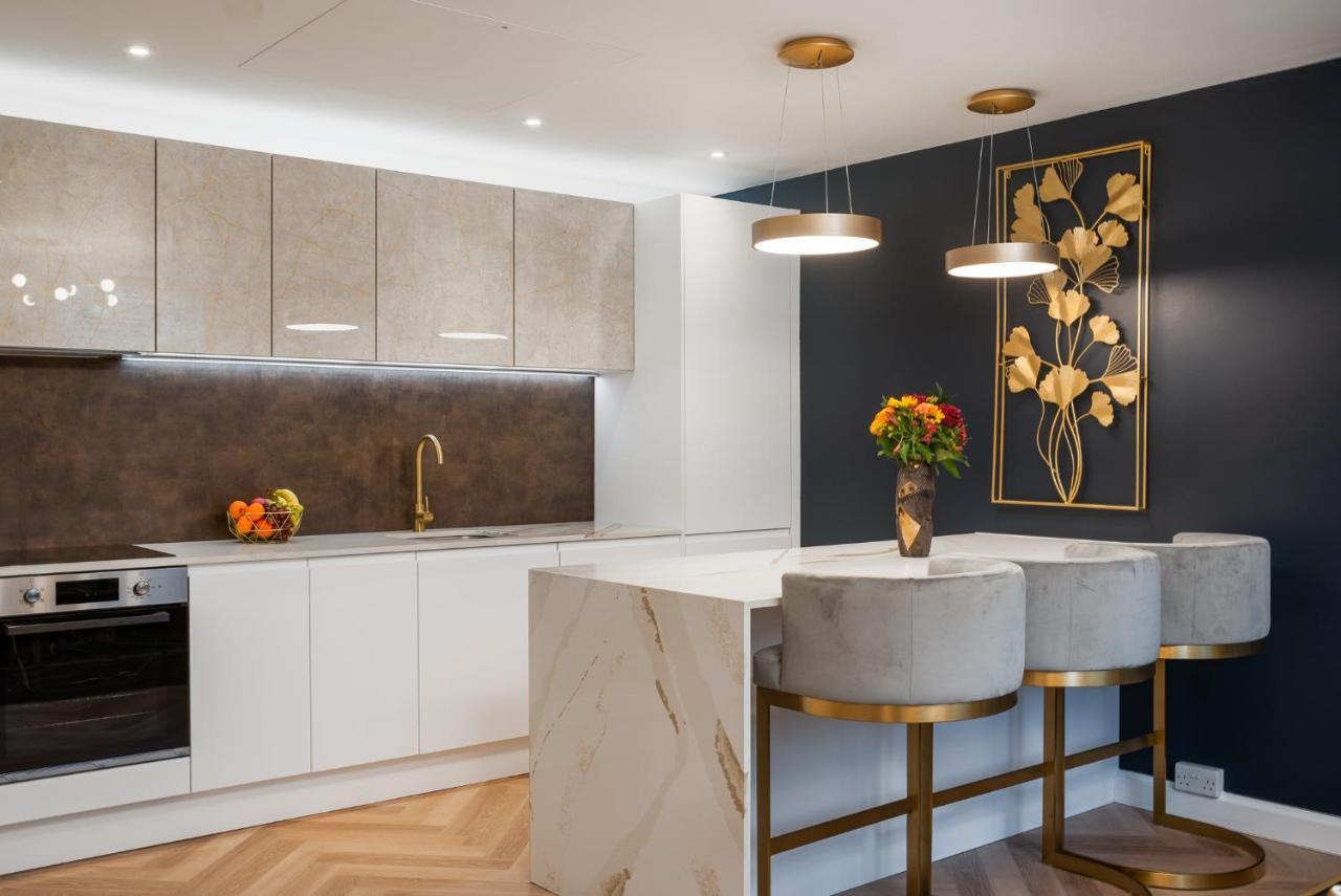 London'S Modern Nuance Apartment - Battersea Eksteriør billede