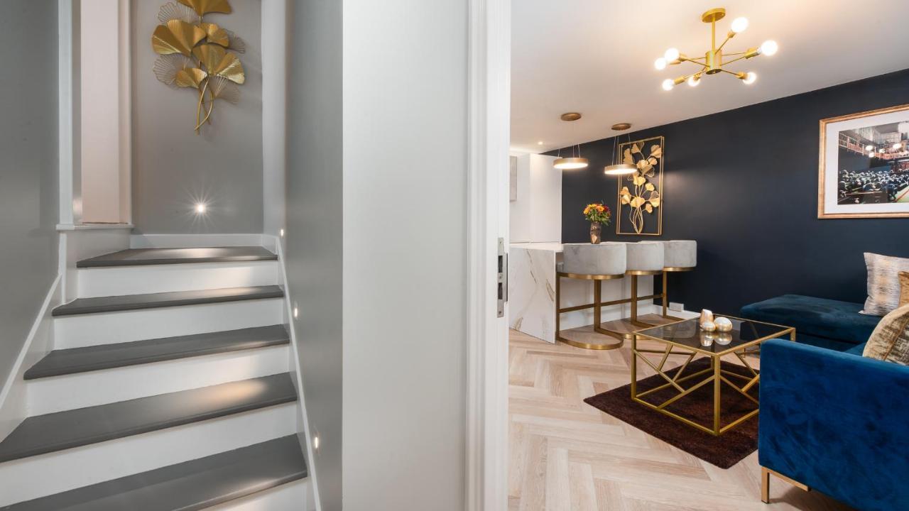 London'S Modern Nuance Apartment - Battersea Eksteriør billede