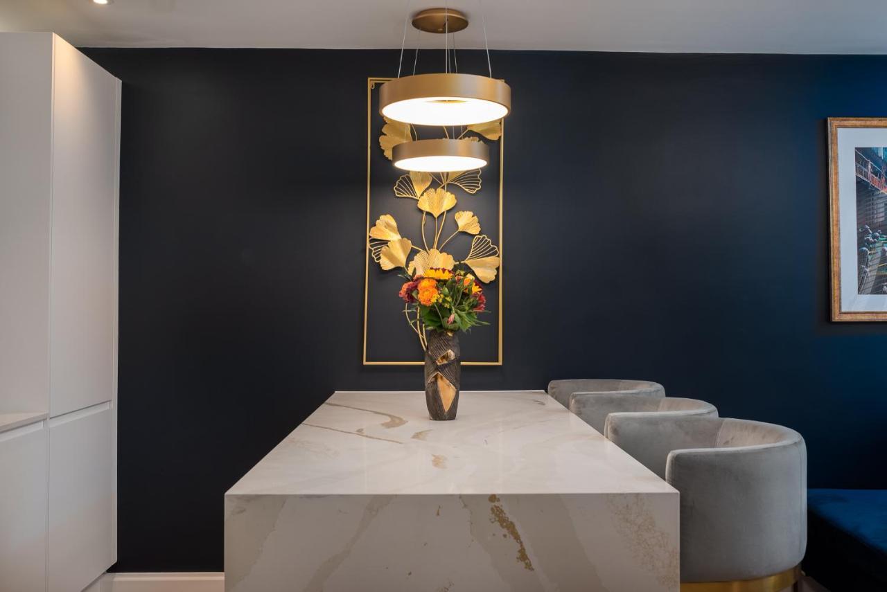London'S Modern Nuance Apartment - Battersea Eksteriør billede