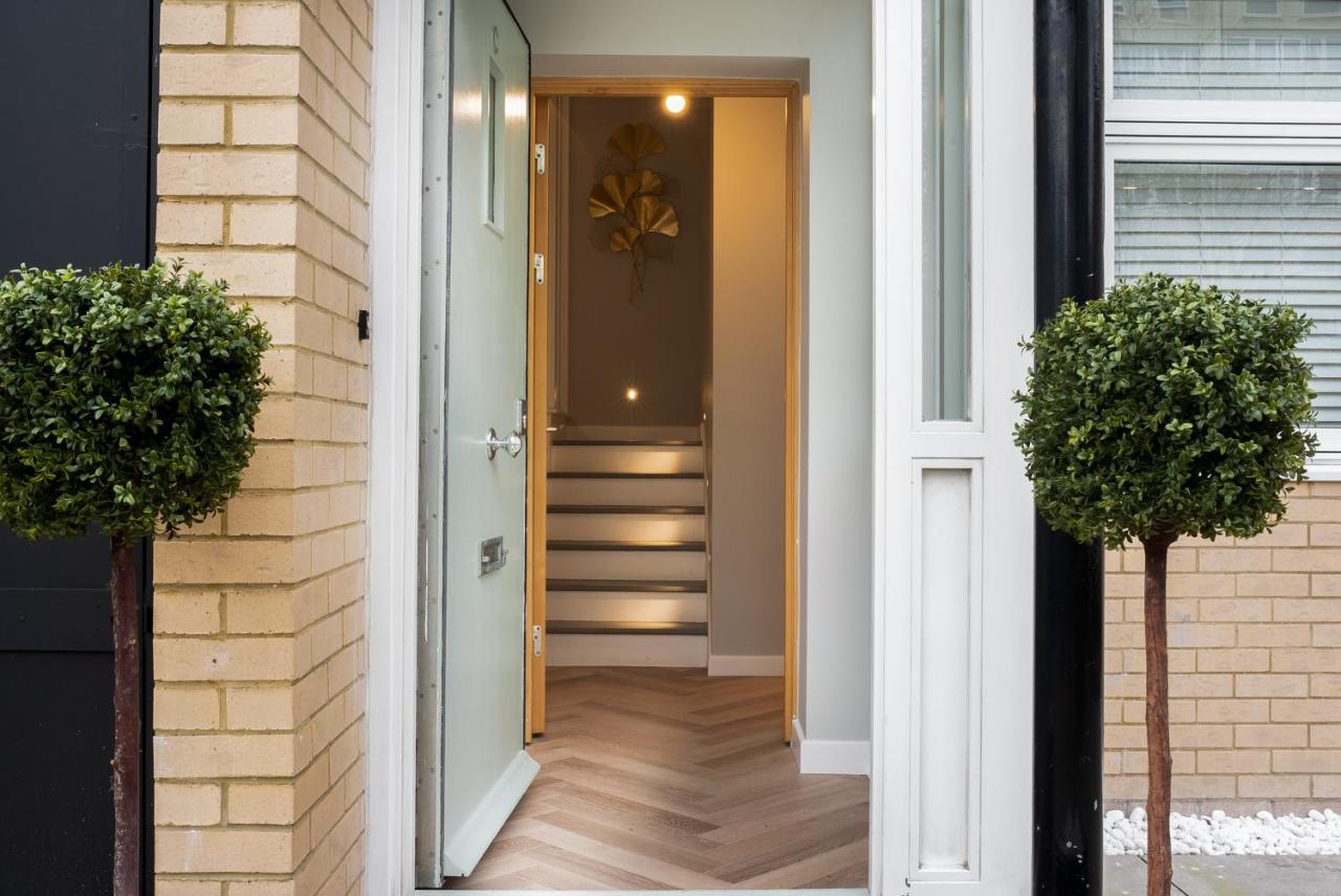 London'S Modern Nuance Apartment - Battersea Eksteriør billede